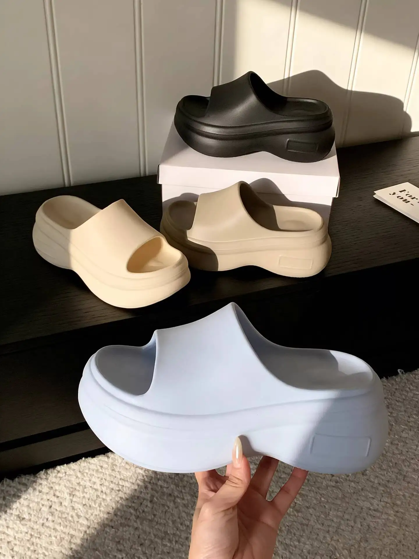 

Women's 8cm Thick Sole Slippers Sandals 2026 Spring Summer Chunky Sandals Non Slip Soft Sole Versatile Summer Slippers Women