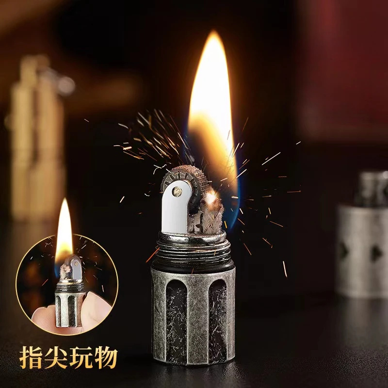 Mini Keychain Kerosene Lighter Retro Old-fashioned Personalized Creative Portable Grinding Wheel Ignition Lighter