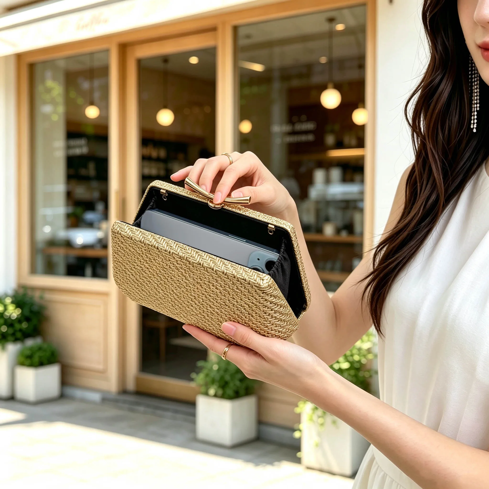 Stilvolle und elegante gewebte Abendclutch, luxuriöse Designer-Schultertasche mit Kette, minimalistische Damenhandtasche, Hochzeits-Abendclutch, Partytasche – Detail 6