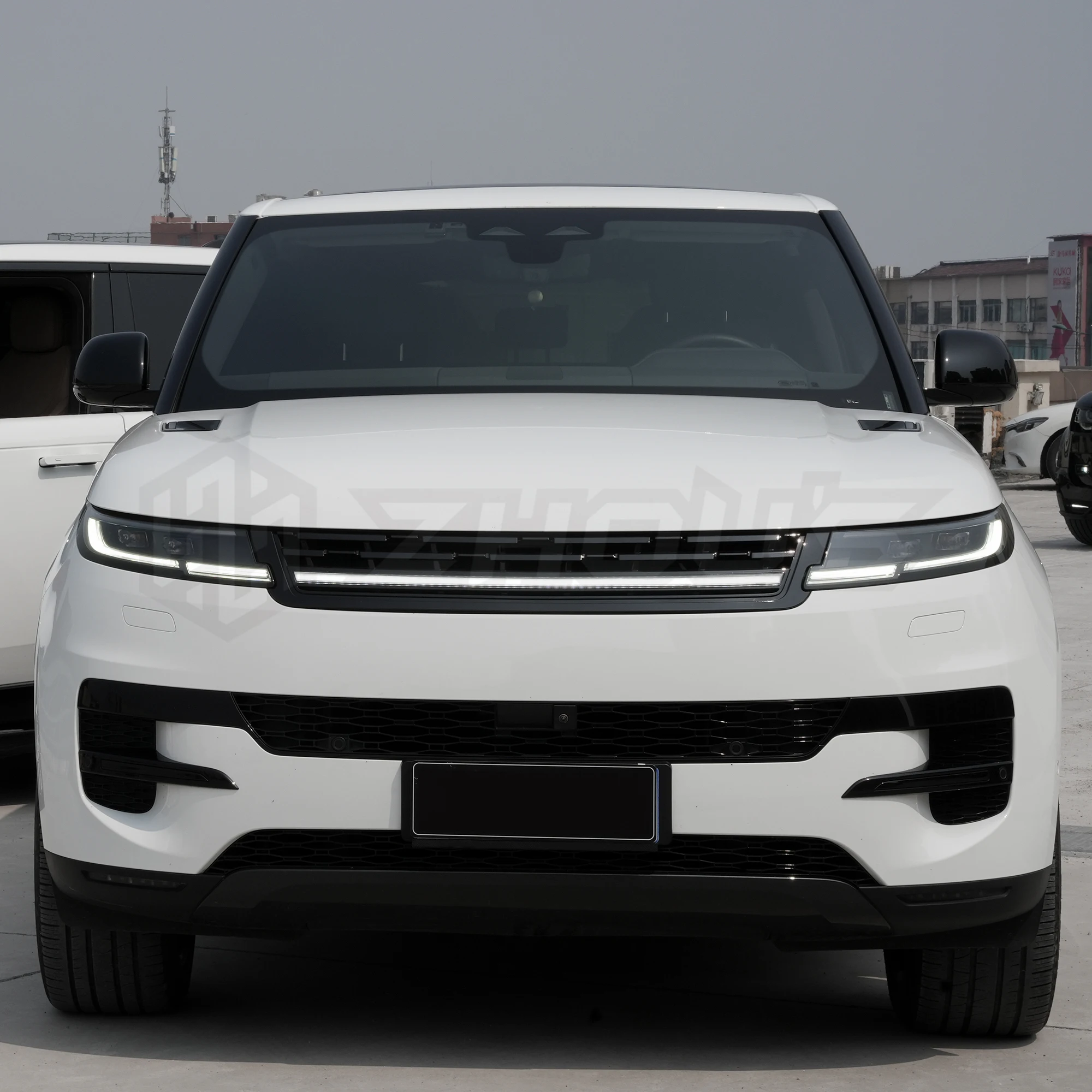 Car Accessories Customized Car Front Bumper Car Modification Parts Body Kit for Land Rover Range Rover Sport 2023