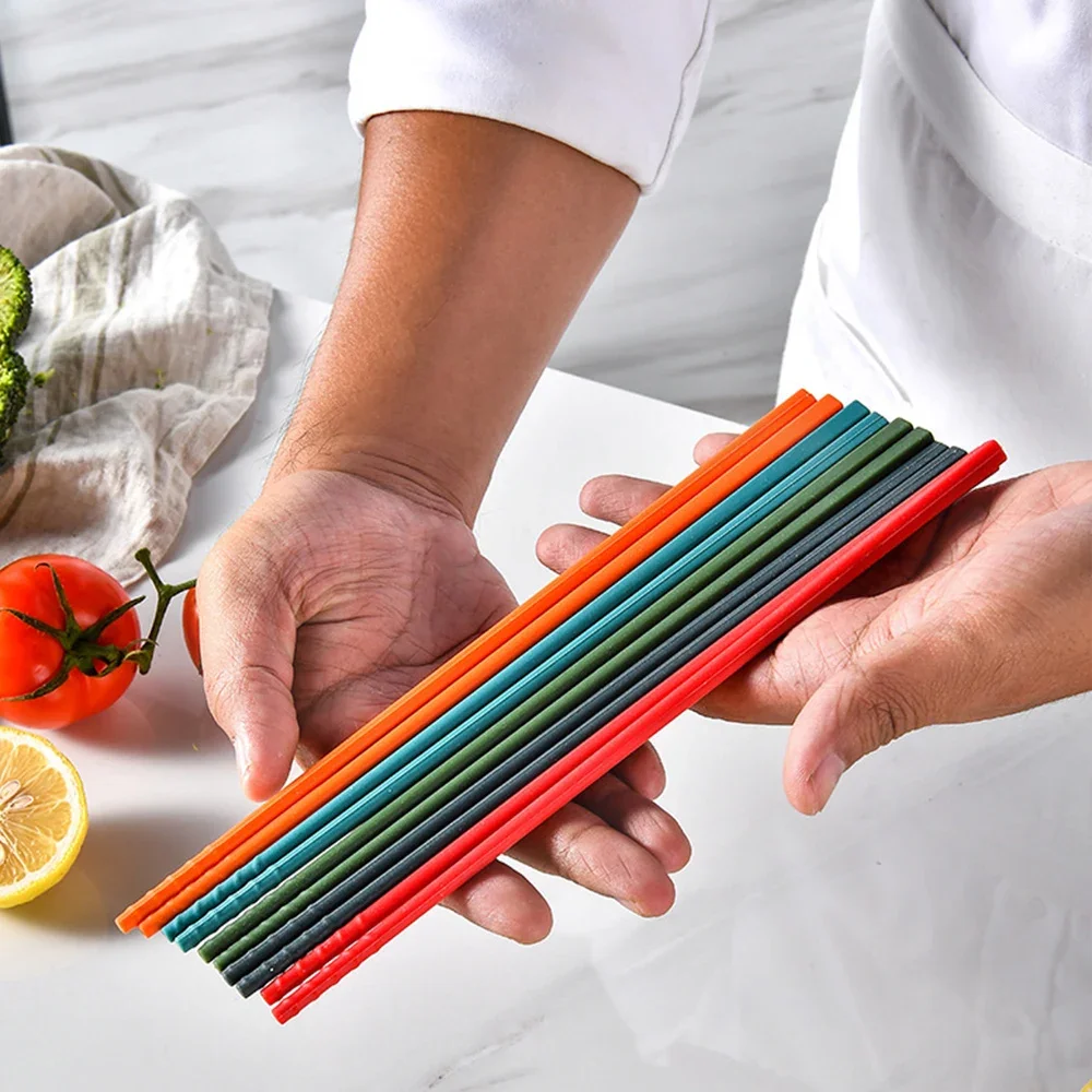 Antypoślizgowy zestaw silikonowych pałeczek 5 par Japońskie pałeczki Noodle Sushi Food Chop Stick Zestaw zastawy stołowej Prezent Zastawa stołowa