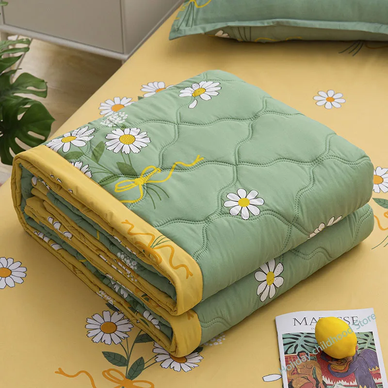 Water washed cotton air conditioner duvet, Daisy printed soft duvet, mechanical cleaning in summer