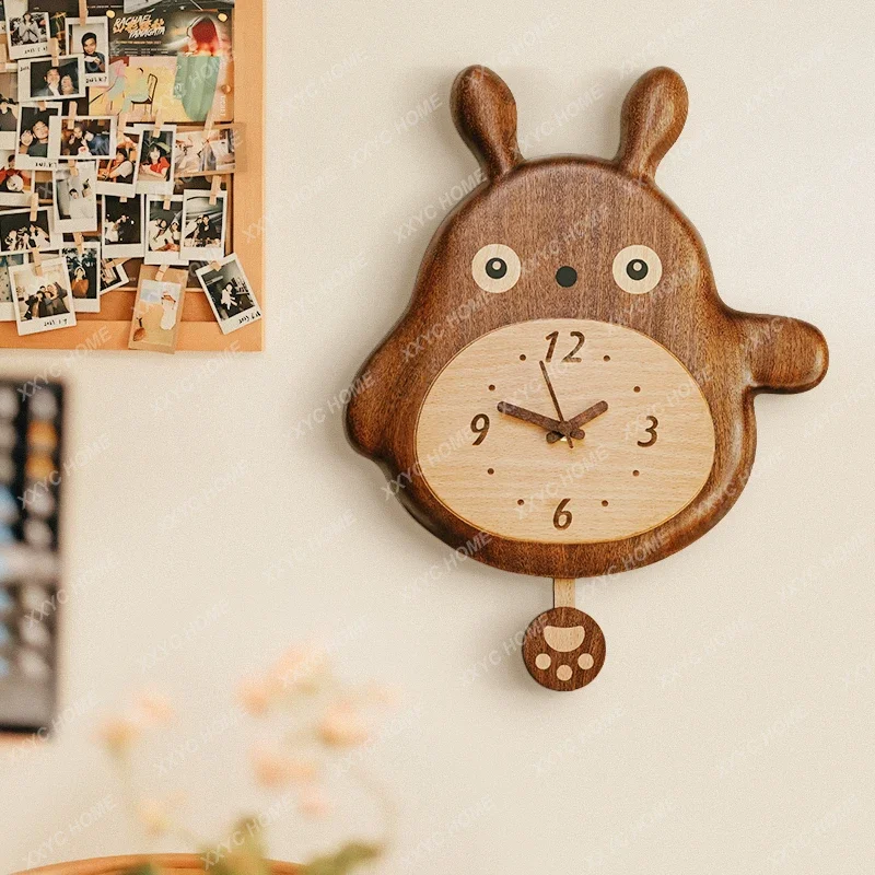 Cute chinchilla log wind creative clock wall lamp living room wall clock, household clock hanging wall without punching