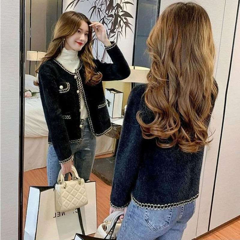 2023 Autumn Winter Short Knitted Cardigan Sweater Classic Style Single Breasted Casual Sweater Short Knitwear Women Clothing