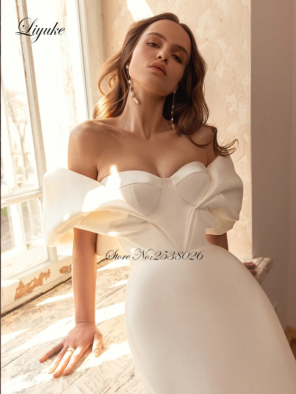 Liyuke Customize Made Luxury Pleats Satin Mermaid Wedding Dress Elegant Style Off The Shoulder Floor-length Trumpet Bridal Gowns