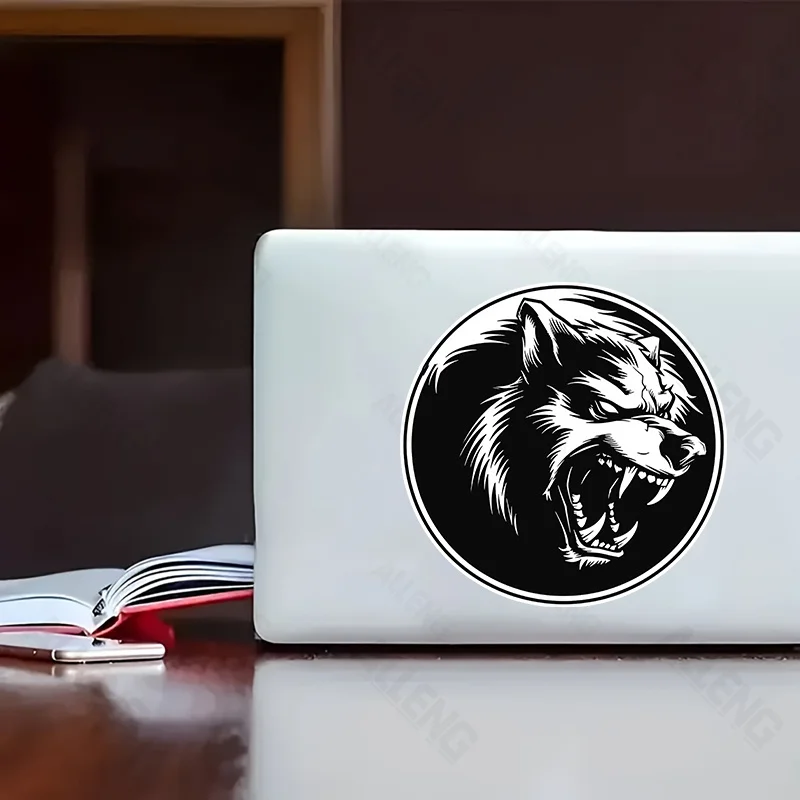 

1Pc Fierce Wolf Head Round Vinyl Sticker, Bold Black White Design for Laptops & Cars, Perfect for Wolf Lovers
