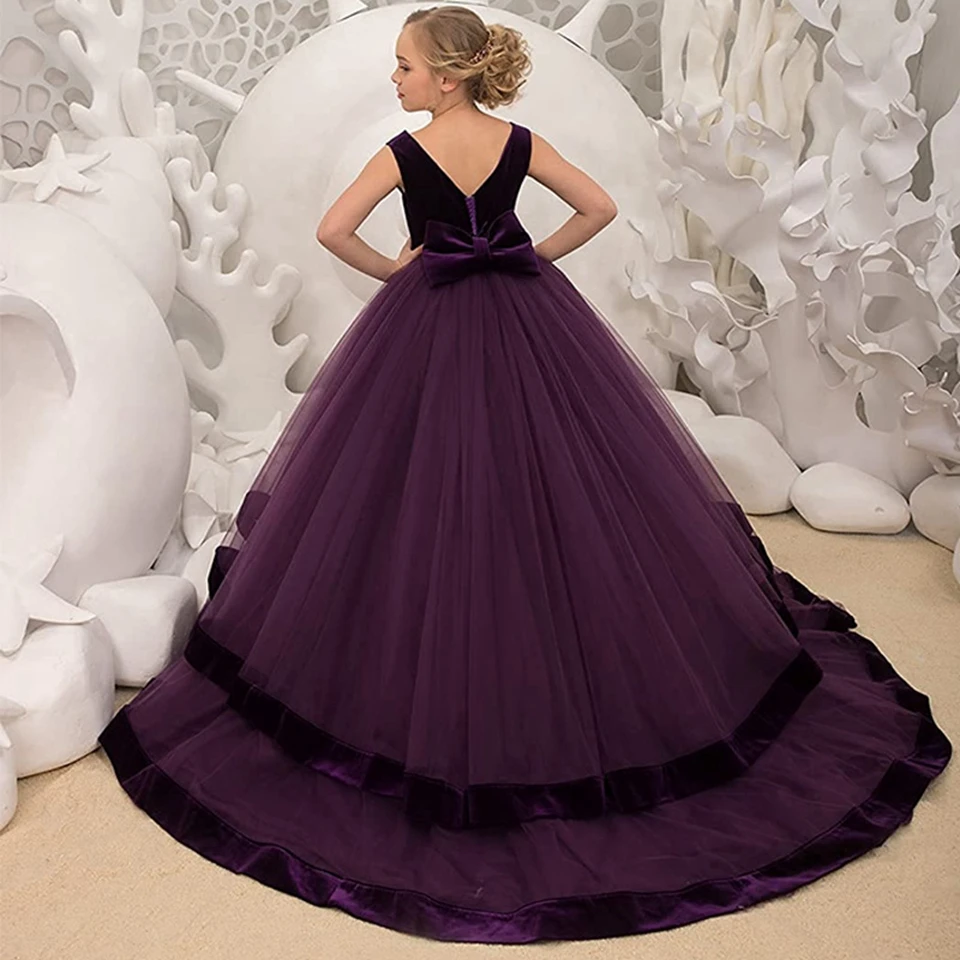 Elegant Purple Sleeveless V-Neck Flower Girl Dresses For Wedding Princess Velvet Tiered Long First Communion Gowns With Bow