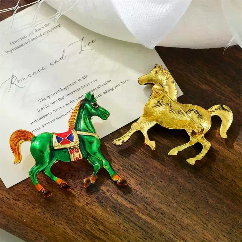 Vintage Enamel Alloy Galloping War Horse Zodiac Pony Brooch Pins Women Men Fashion Clothing Accessories Suit Lapel Corsage Gifts