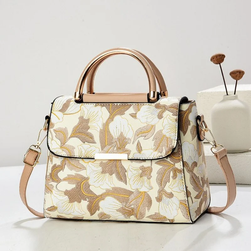 

Famous Designer Leather Women's Messenger Bag Luxury Brand Elegant Classic Elegant Stitchwork Vintage Daily Bag​