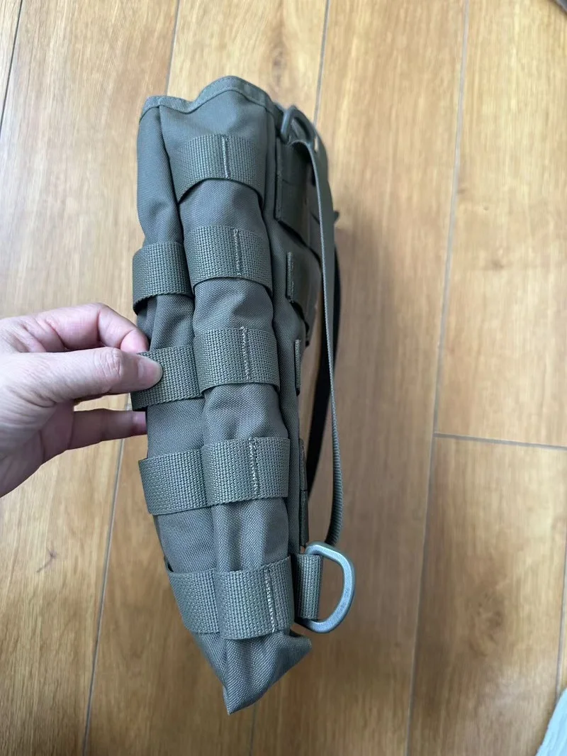 Funda táctica MOLLE radio PRC-117G – Portarradio resistente - imagen 3