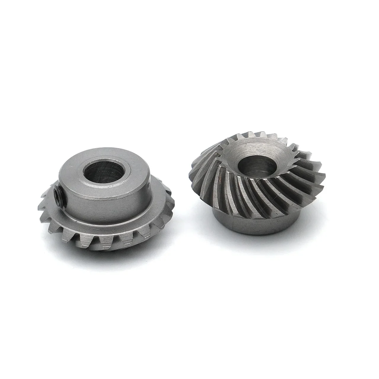 

1:1 Spiral Helical Bevel Gear 1M 20T 6/8/10mm Car Model Differential DIY Steel Gear 90 Degree Installation