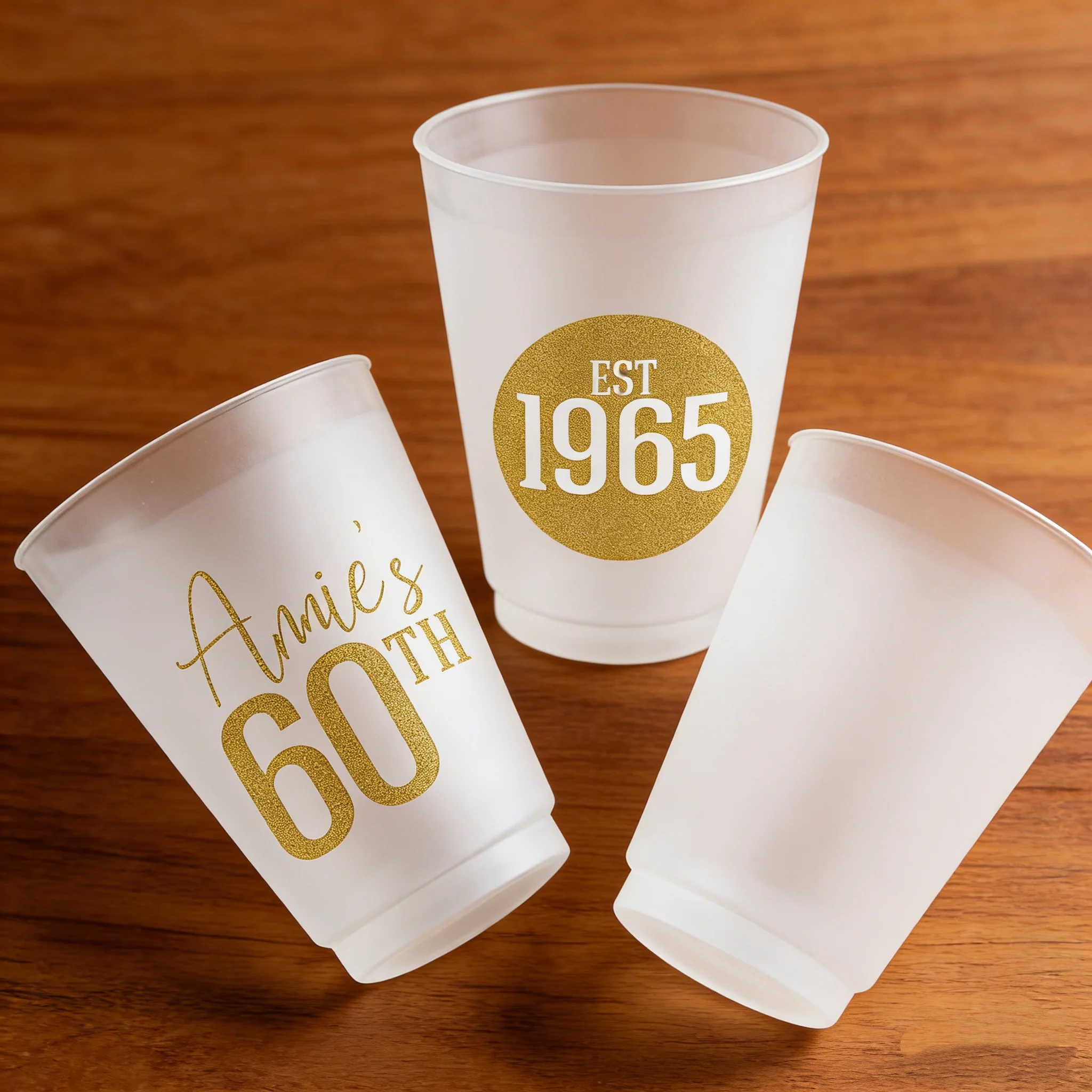 

10 шт. персонализированных матовых стаканов на 60-летие (143), небьющиеся пластиковые сувениры для вечеринки