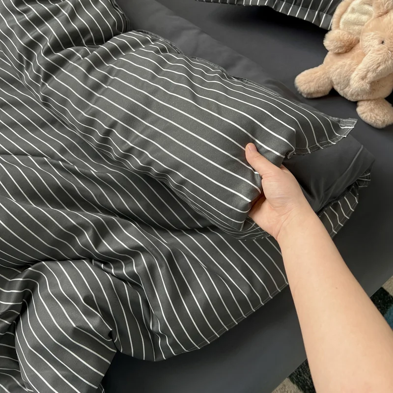 Stripe Style Duvet Cover Skin-friendly Quilt Cover Single/Double/Queen Size Comforter Cover dekbedovertrek(Pillowcase Need Order