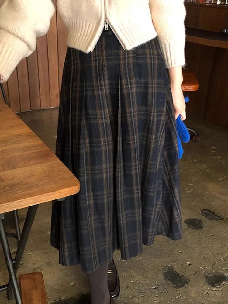 Navy Blue Plaid Retro Woolen Skirt For Women In Autumn And Winter, High Waisted A-Line Large Swing Skirt