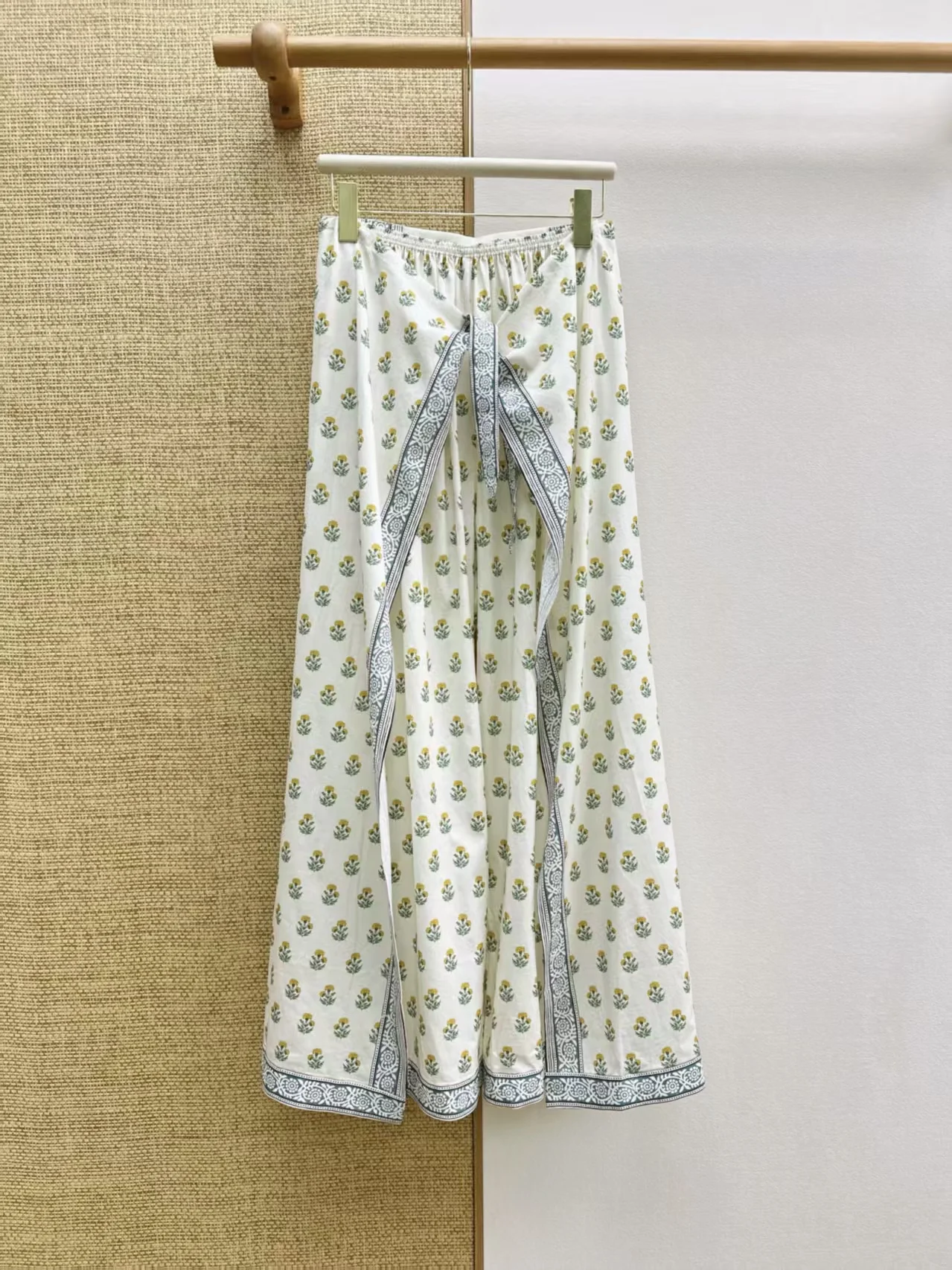High quality summer new product printed lace up women's straight leg pants, casual elastic waist pants