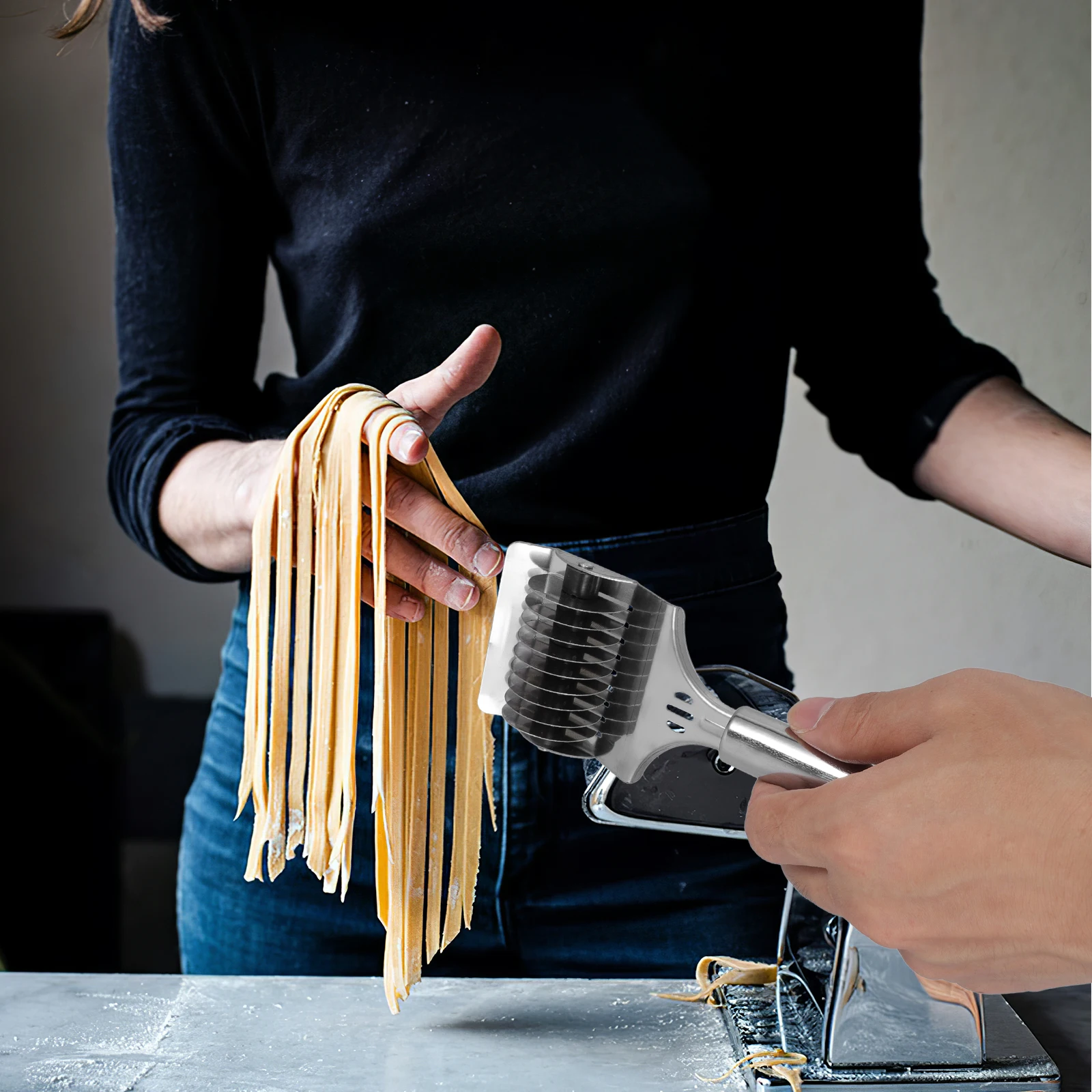 

3Pcs Space Saving Stainless Steel Pasta Cutter Manual Noodle Roller for Spaghetti Ramen and Vegetable Cutting Tool