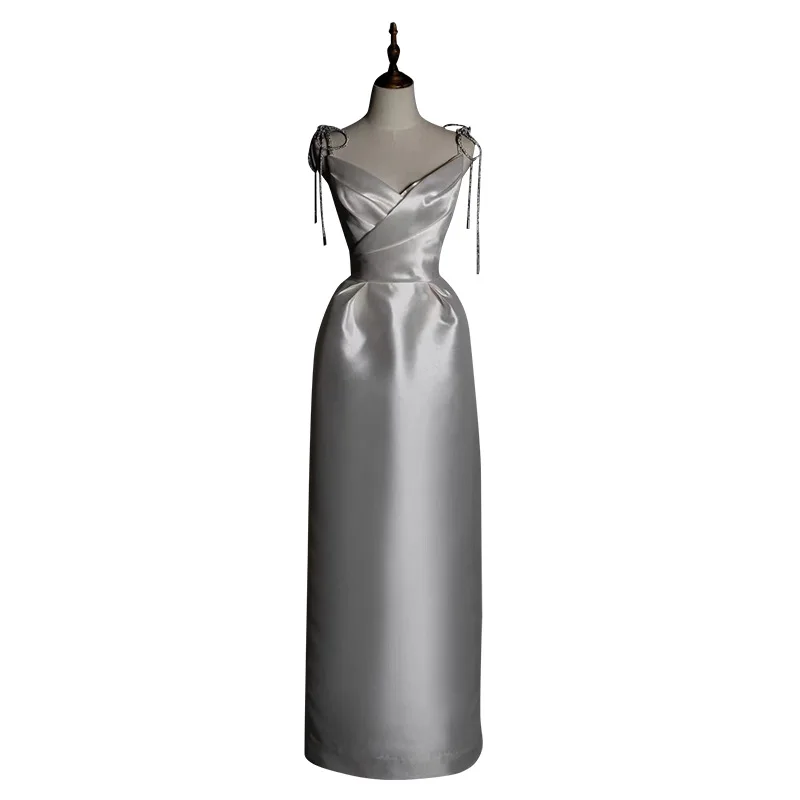 Leichtes Trägerhochzeitskleid für zierliche Bräute, elegant und schlicht, leichtes Outdoor-Kleid, französischer Stil