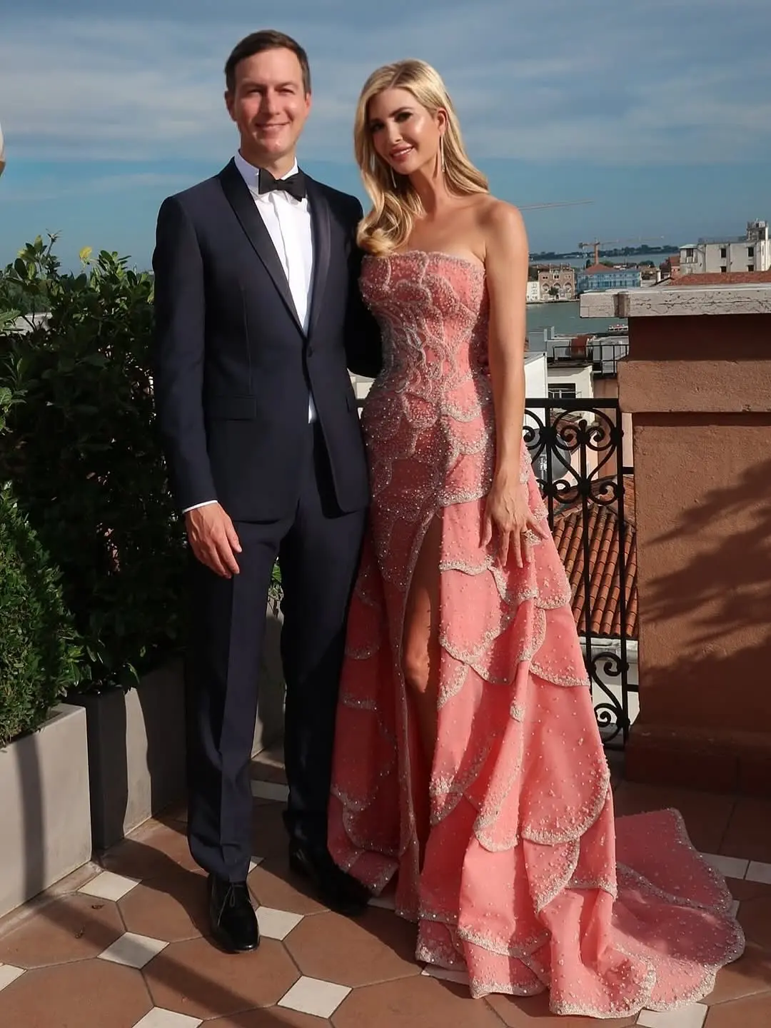 

Layers of Stitched Petals Crystal Beading Slit Prom Dress Stunning Haute Couture Gown With Embroidered Tulle Evening Dress