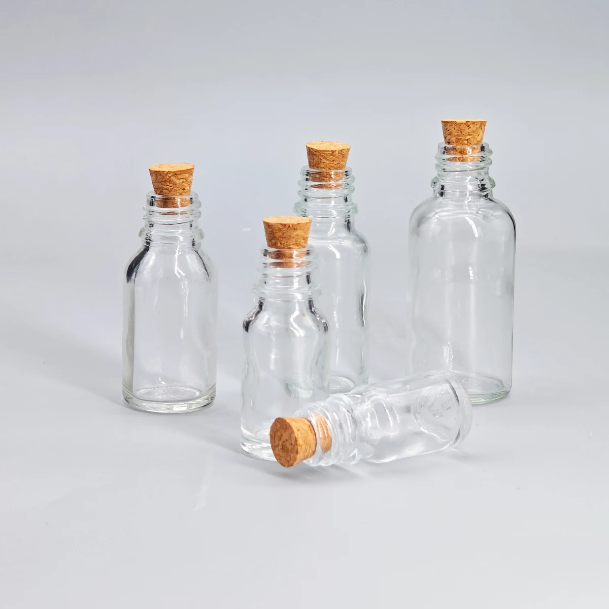 

5ml Transparent Glass Essential Oil Container With Cork 10ml Clear Cork Vials 10ml 15ml 20ml 50ml 100ml 12pcs