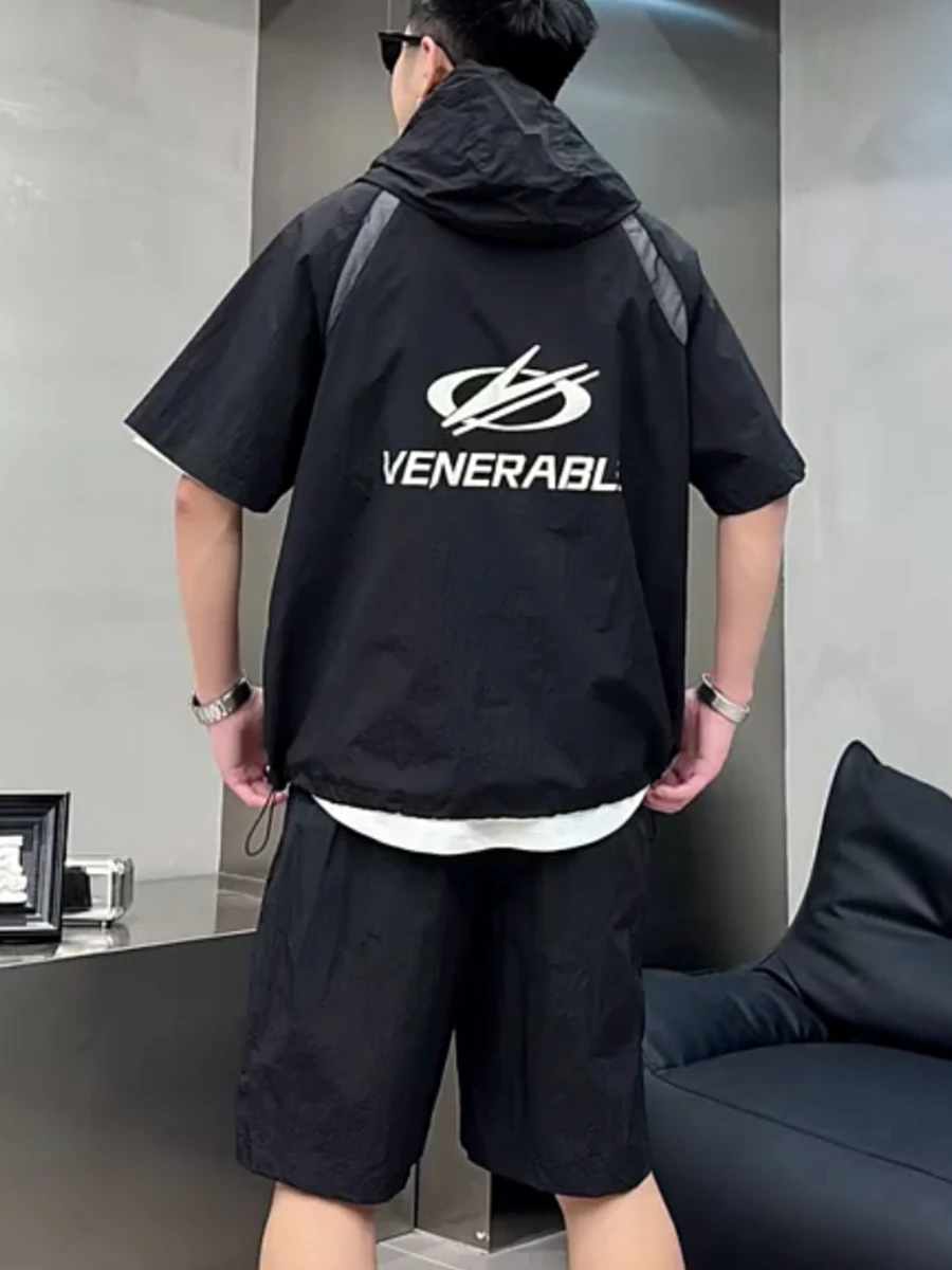 

Summer 2025 Men's Faion Workwear Sle f Zipper Large ket ort Sve orts Two-Piece Set Casual Comfortable Clothing