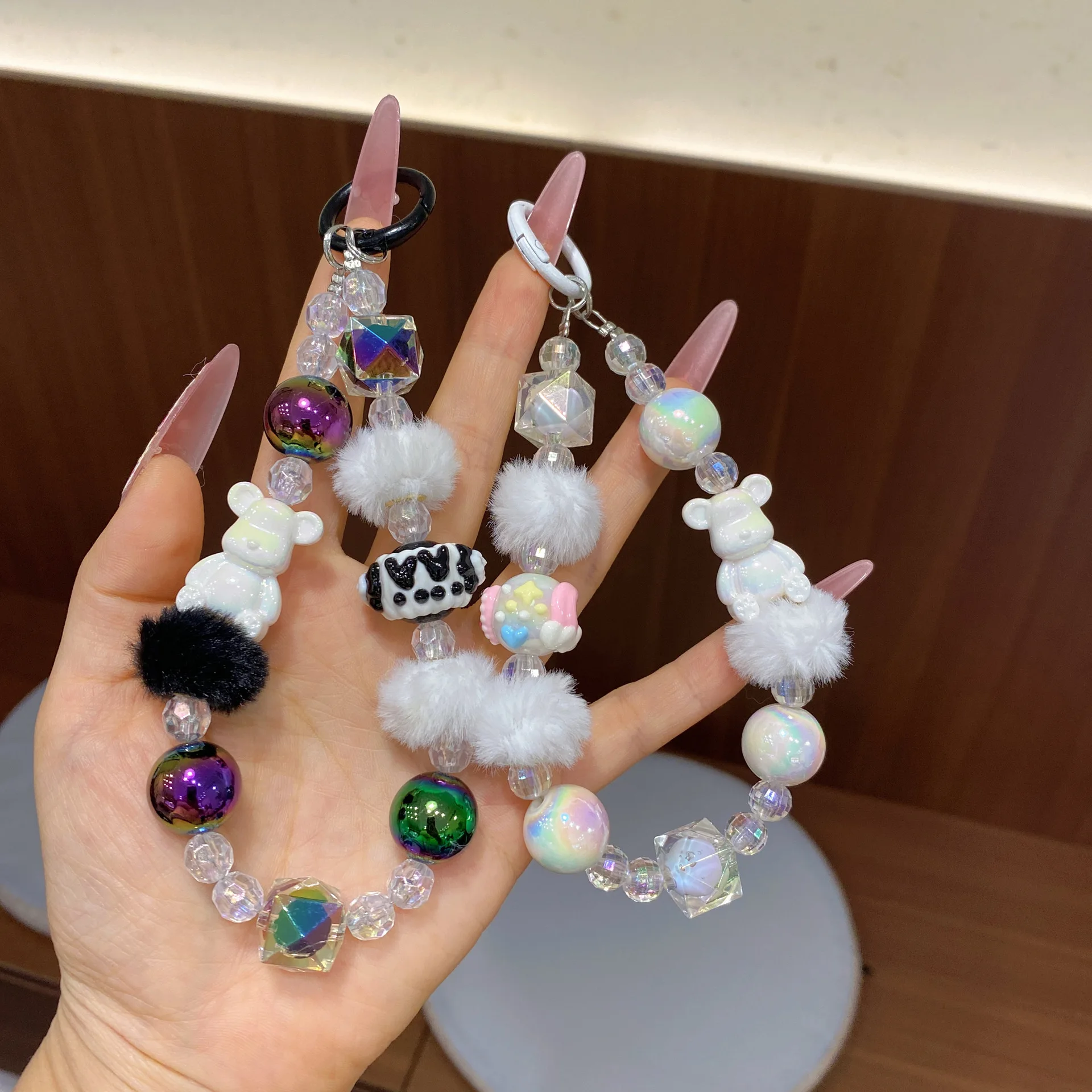 Dreamy Charm Cute Bear Wrist Beaded Bracelet Keychain Fashion Animal Phone Chain Lanyard for iPhone Hanging Rope
