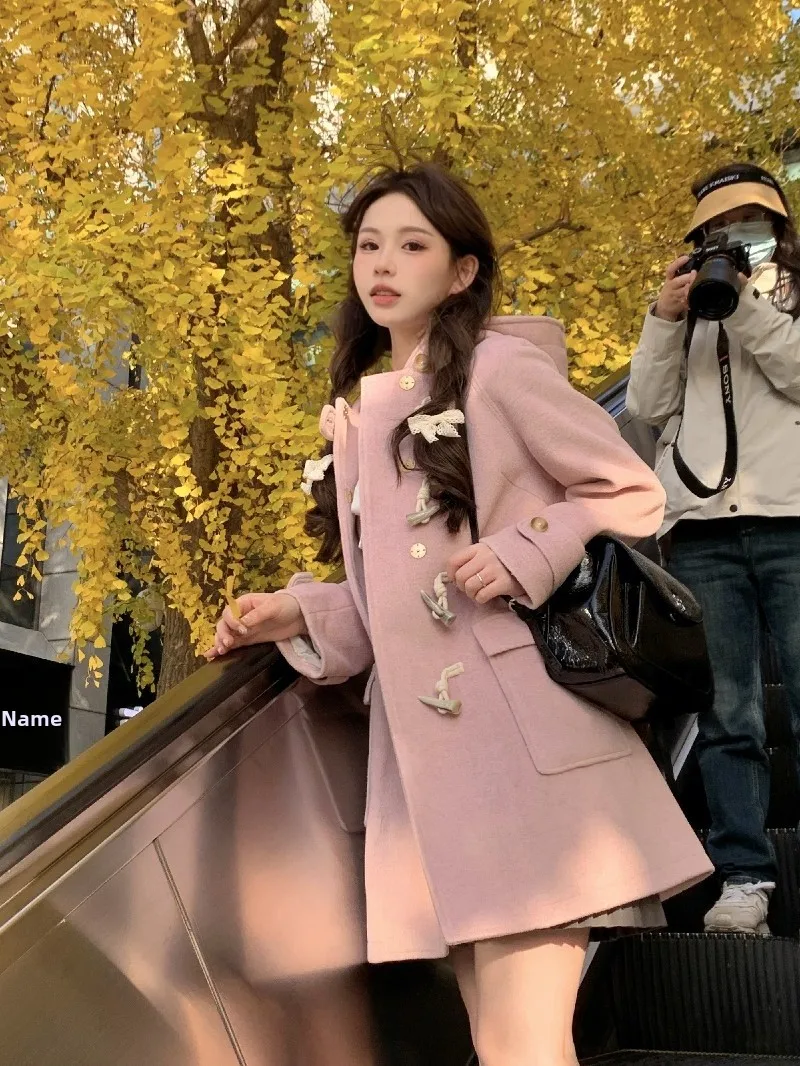 

Розовое японское шерстяное пальто Thiened, женская верхняя одежда для колледжа, шляпа и роговые пуговицы, милый Sle средней длины