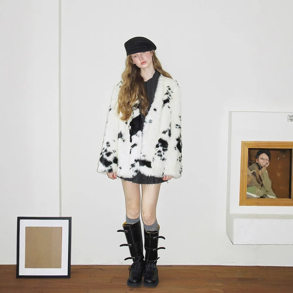 Women's 2025 Winter New Coats Eco-Friendly Fur Feminine Fashion Contrast Color Fur Integration Jackets Long Sleeve Chic Jackets