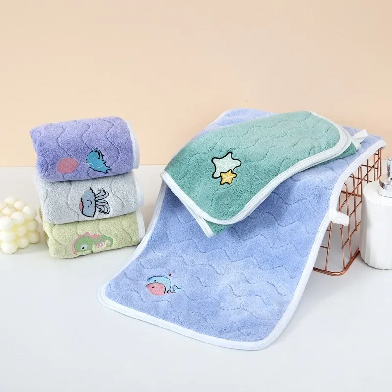 Baby Bath Towel Boys Girls Coral Velvet Cute Soft Absorbent Children Towels for Newborn Infant Kids Washcloth Face Towel 75x35cm