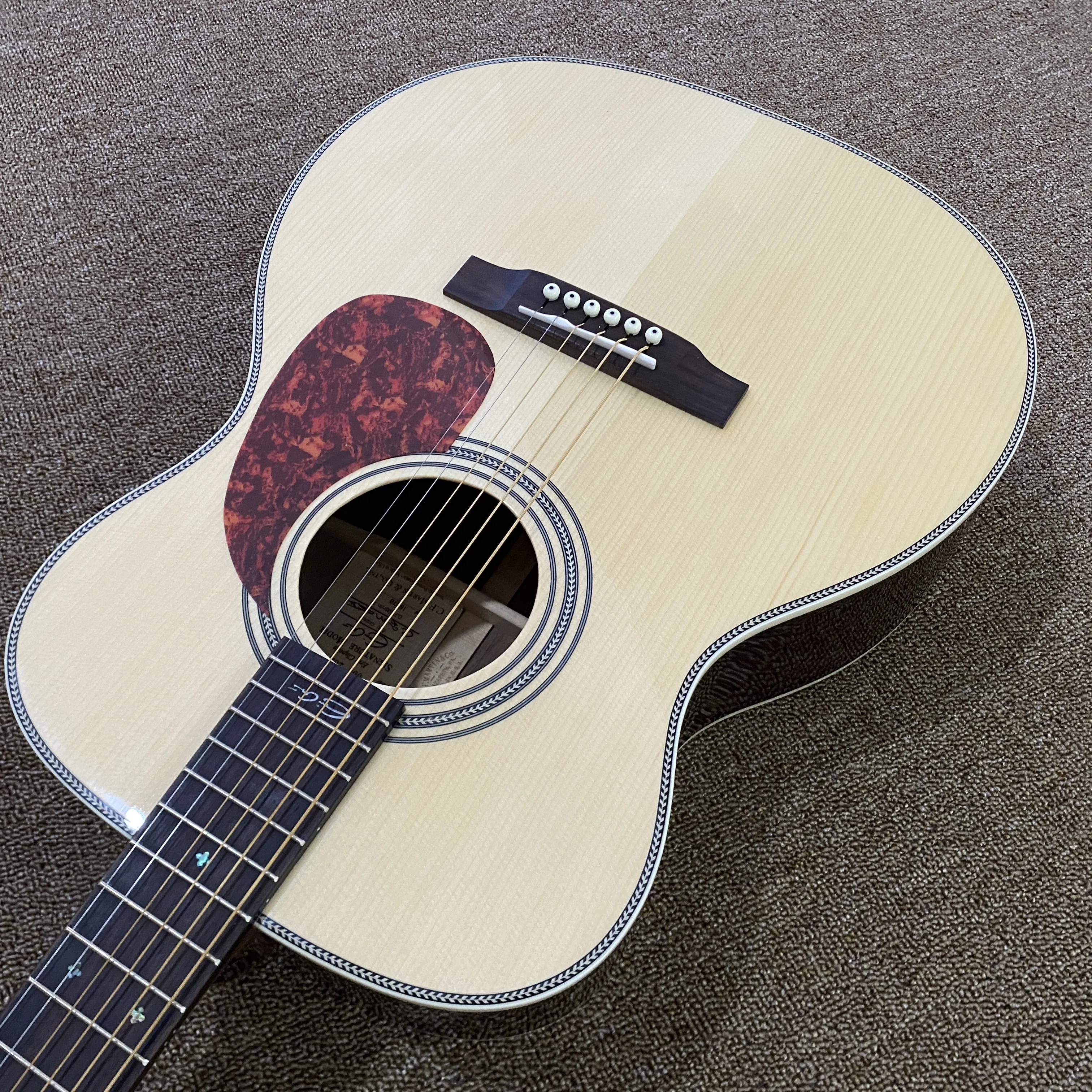 New 00028 Acoustic Guitar with A Natural Wood Color Spruce Top and 6 Strings Symmetrical Design for Folk Guitar view 4