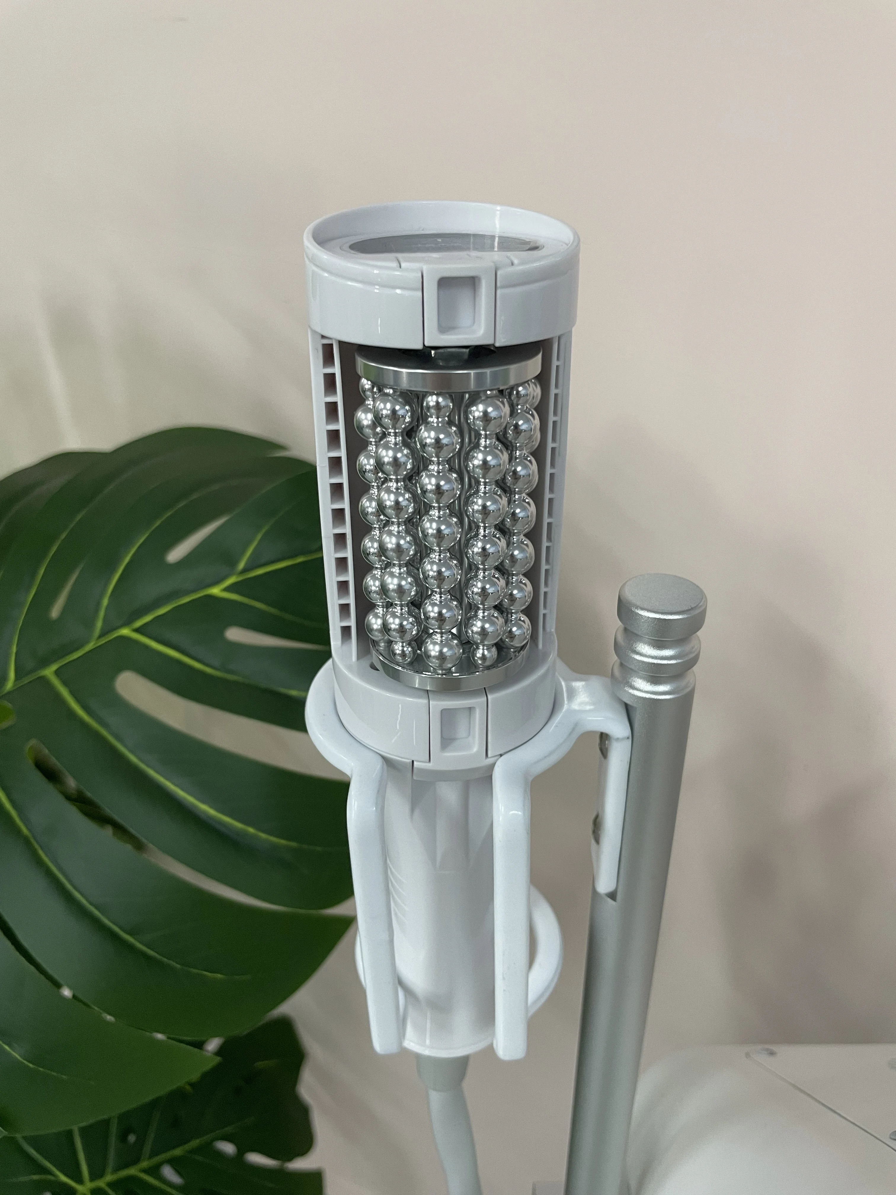 

Профессиональный аппарат для вакуумного массажа с инфракрасным излучением и внутренними роликами 200 Гц, 6000 Вт, для коррекции фигуры и уменьшения целлюлита.