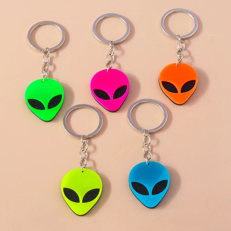 LLavero de resina con forma de Alien para hombre y mujer, colgante creativo con forma de corazón y Animal, decoración de bolso, dijes, regalos de