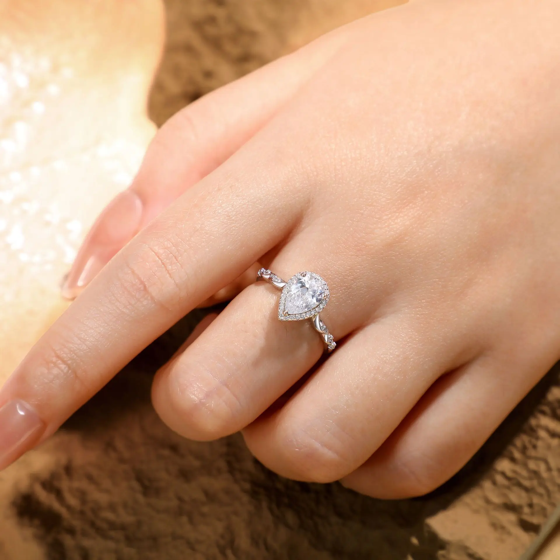 Hot selling 100% S925 pure silver 1.5ct water drop zircon pattern design ring with high-end silver ring wedding jewelry