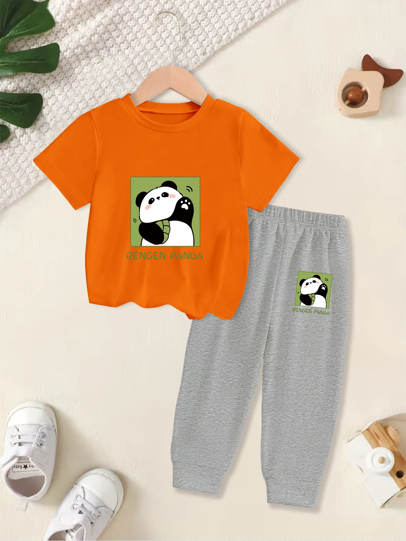 

2 шт.: Летний повседневный спортивный костюм с короткими рукавами для мальчиков — милый мультяшный принт панды