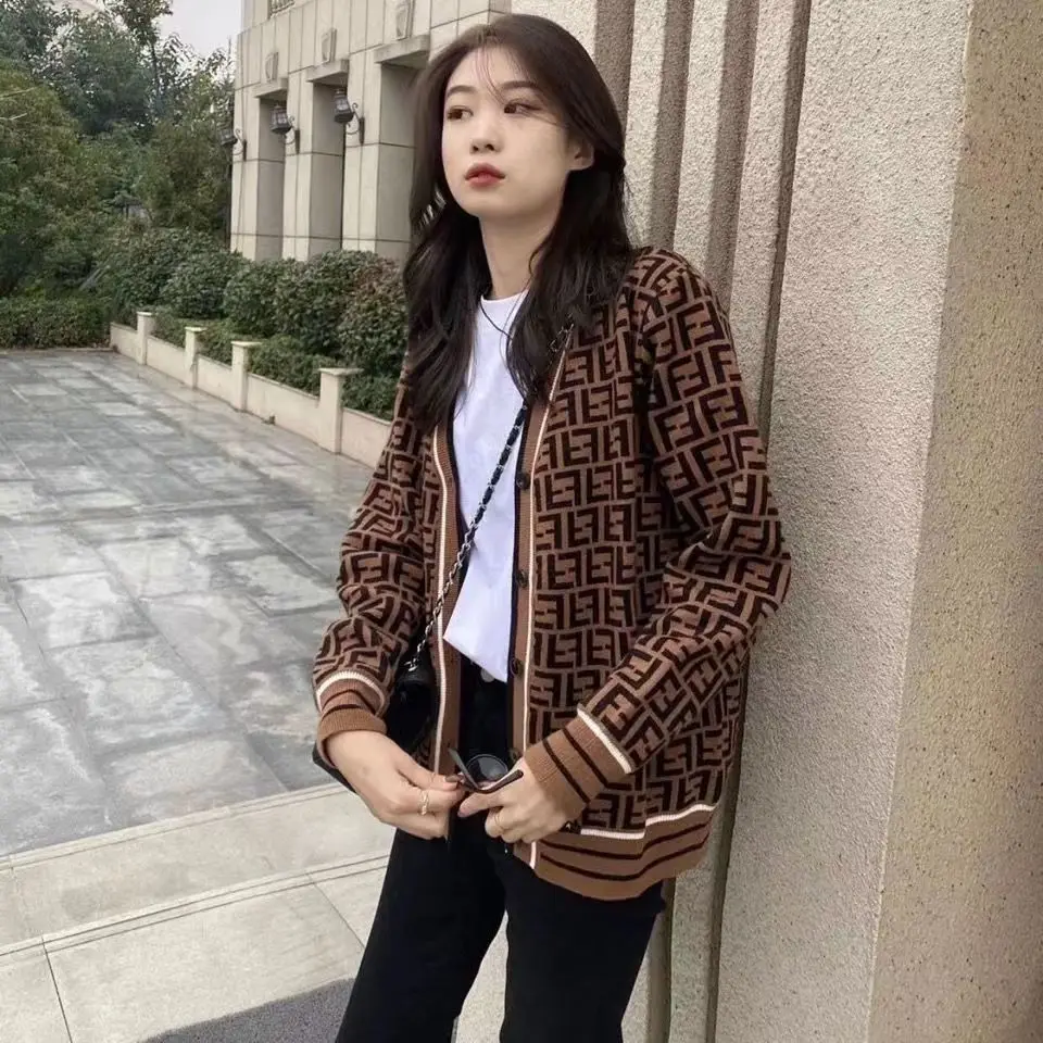 Women's cardigan sweater 2024 autumn/winter new color matching jacquard letter knitted cardigan autumn fashion casual V-neck top