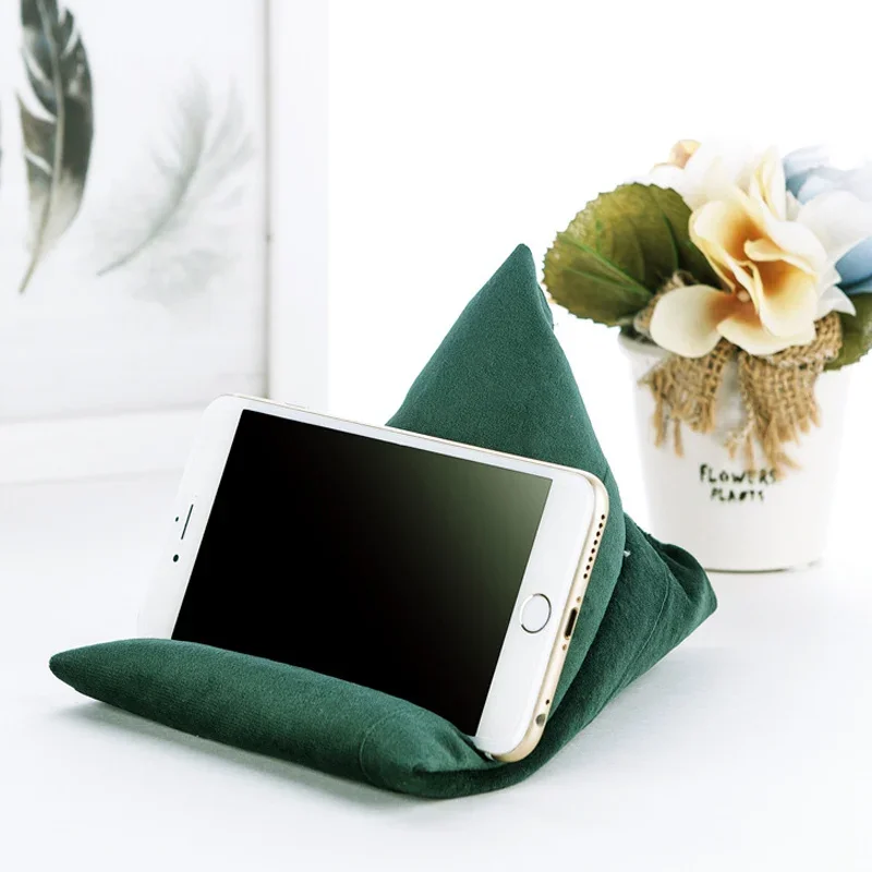 

Triangle Velvet Pillows Mobile Phone Holder Skin-friendly and Soft Fabric Phone Rack for Smart Phones Watching TV