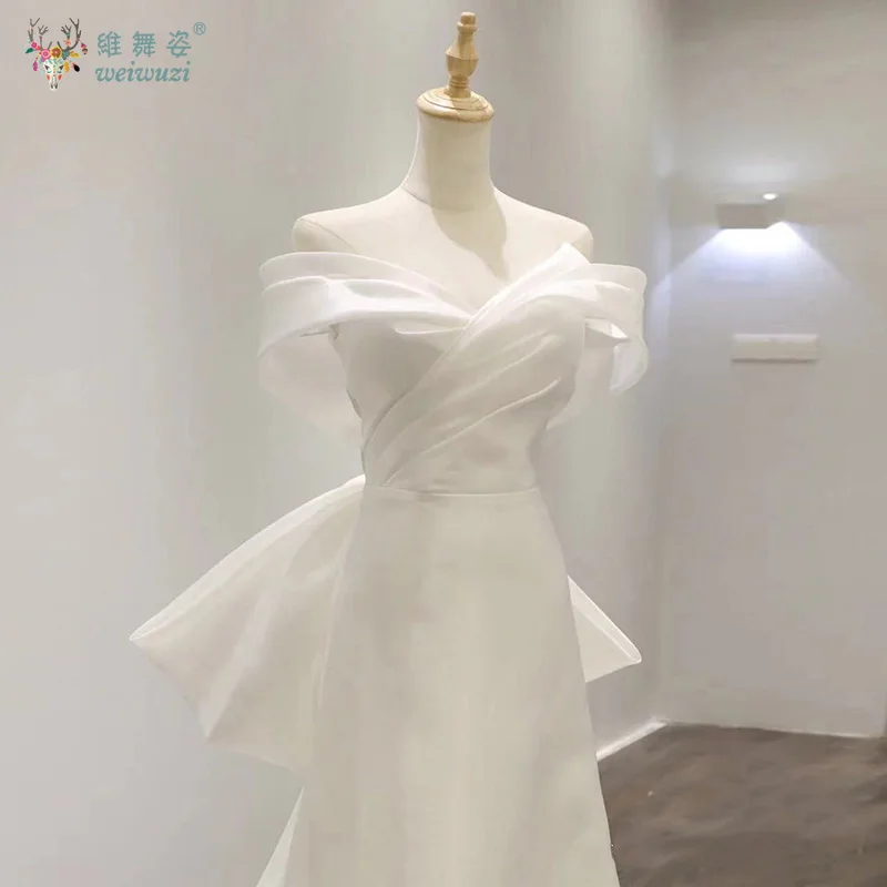 

French Style Simple One Necked Off Shoulder Engagement Wedding Dress with Satin Back Strap and Large Butterfly Wedding Dress