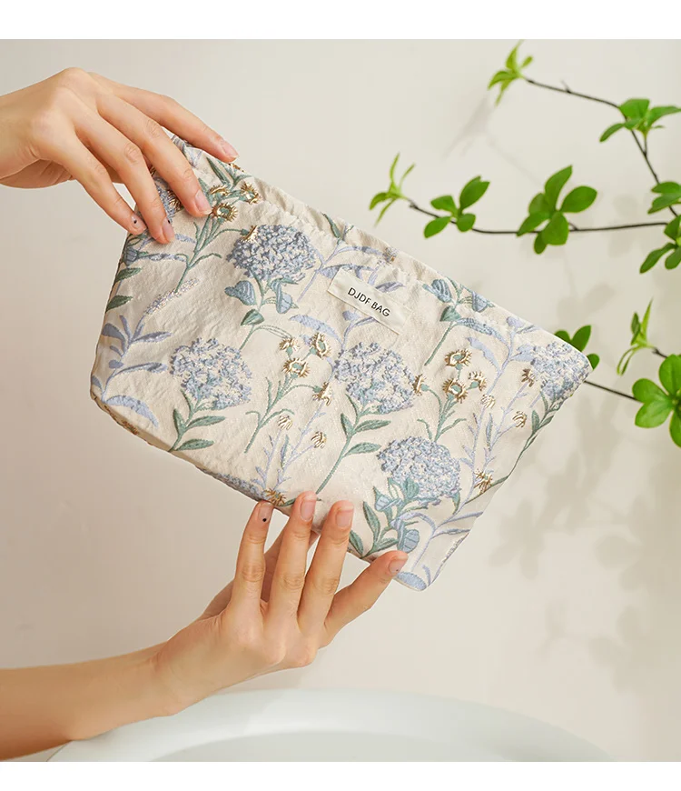 Blue Bouquet Damen-Make-up-Tasche, große Kapazität, Canvas-Kulturtasche – zur Aufbewahrung von Damenbinden und Make-up-Zubehör, Reise-Organizer – Detail 6