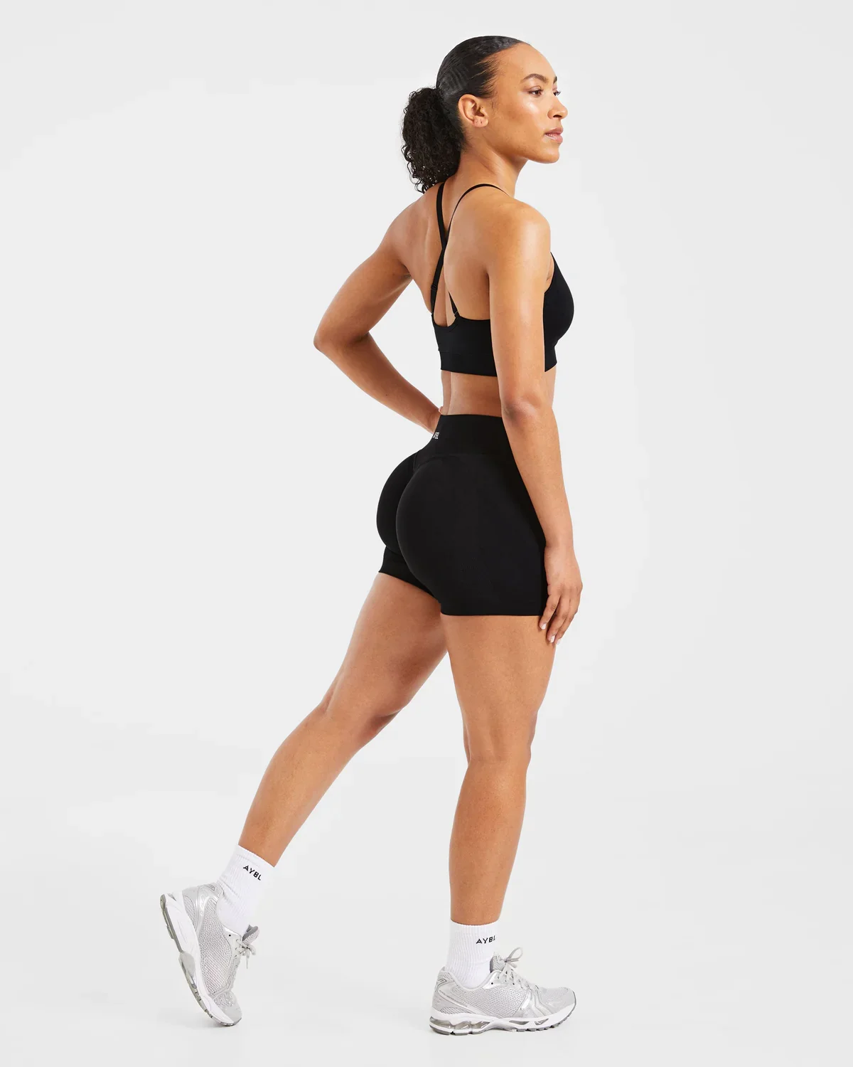 Marken-Sport-Yoga-BH für Damen, nahtloses Oberteil mit offenem Rücken, leicht formende Activewear, schweißableitendes und rutschfestes Material. – Detail 5