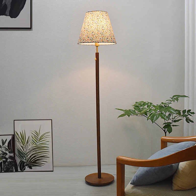 Retro Wooden Base Floor Lamps Floral Fabric Lampshade Foot Switch Living Room Study Bedroom Restaurant Atmosphere Standing Light