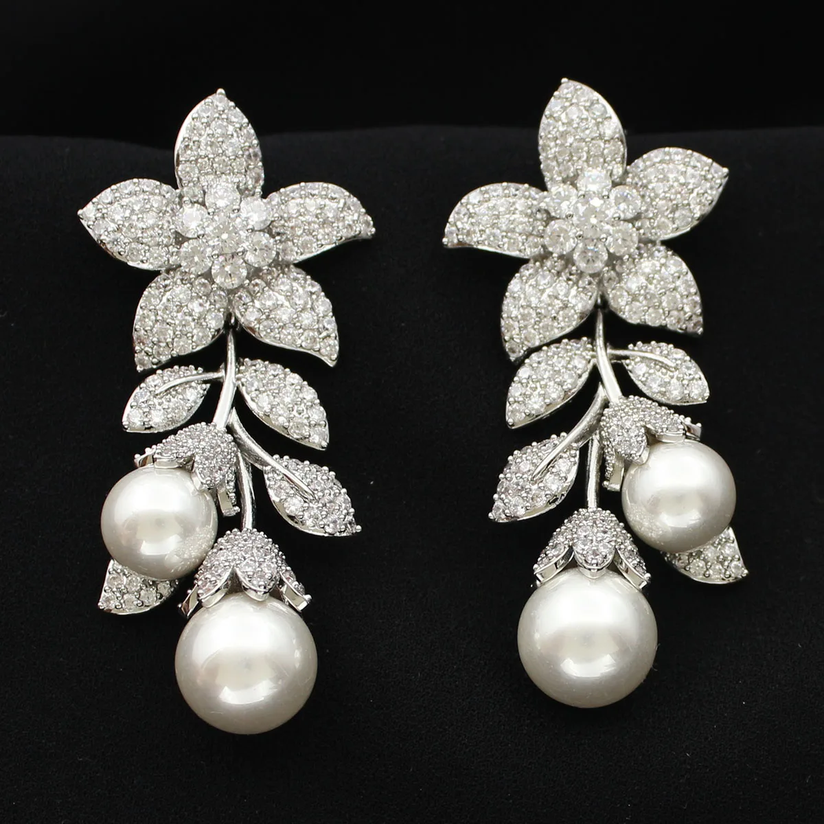 

Gorgeous Big Flower Leaf Imitation Pearl Earrings for Women Luxury Sparkling Fashion Wedding Jewelry Evening Party Female Gift