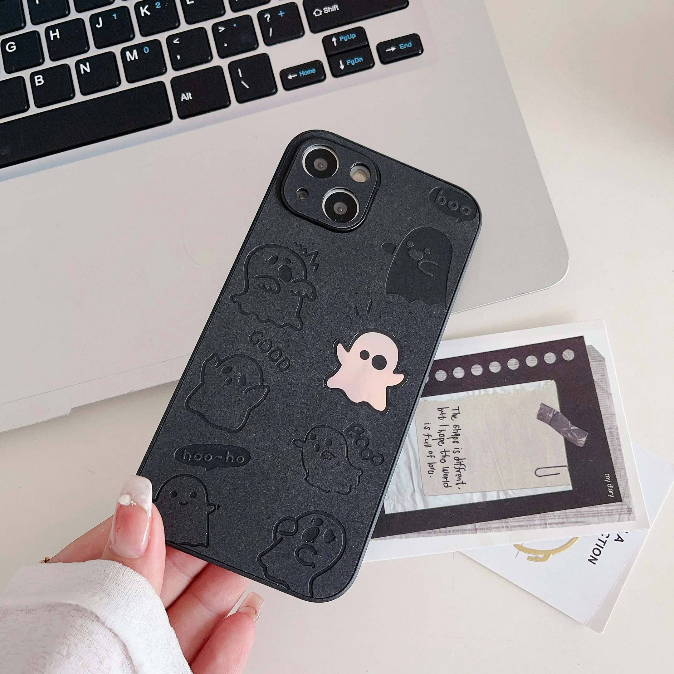 Coque souple en cuir vintage pour iPhone, motif laser centralisé, iPhone 15, iPhone 14Pro, iPhone 14Pro, iPhone 13Pro, iPhone 13Pro, iPhone 13Pro Max, iPhone 11 Pro, iPhone 12Pro, iPhone 12Pro, iPhone 16Pro, iPhone 16Pro Max