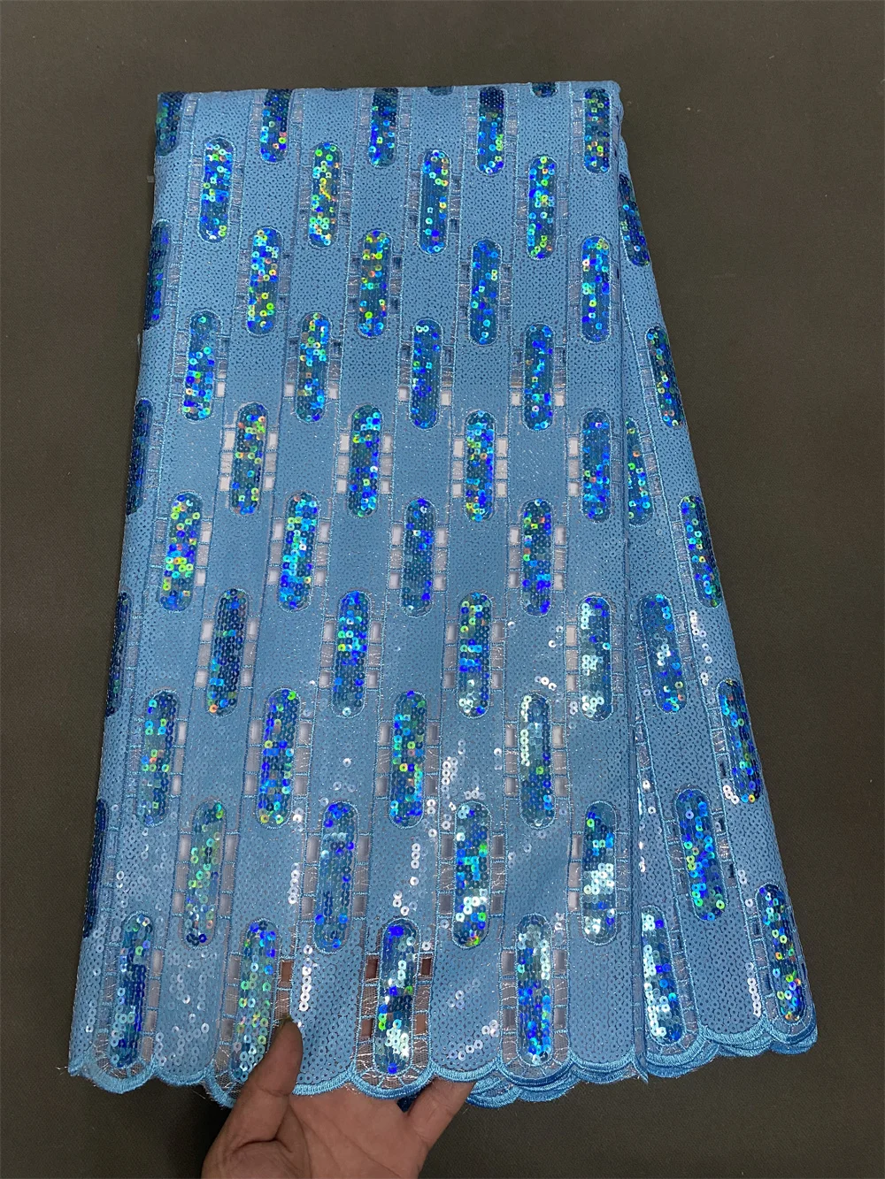 Tessuto di pizzo bianco 2025 Tessuto di paillettes verdi di alta qualità Lacci di lusso in vendita 5Yard Dubai Organza Tessuto di pizzo per la cerimonia nuziale Hm128-1