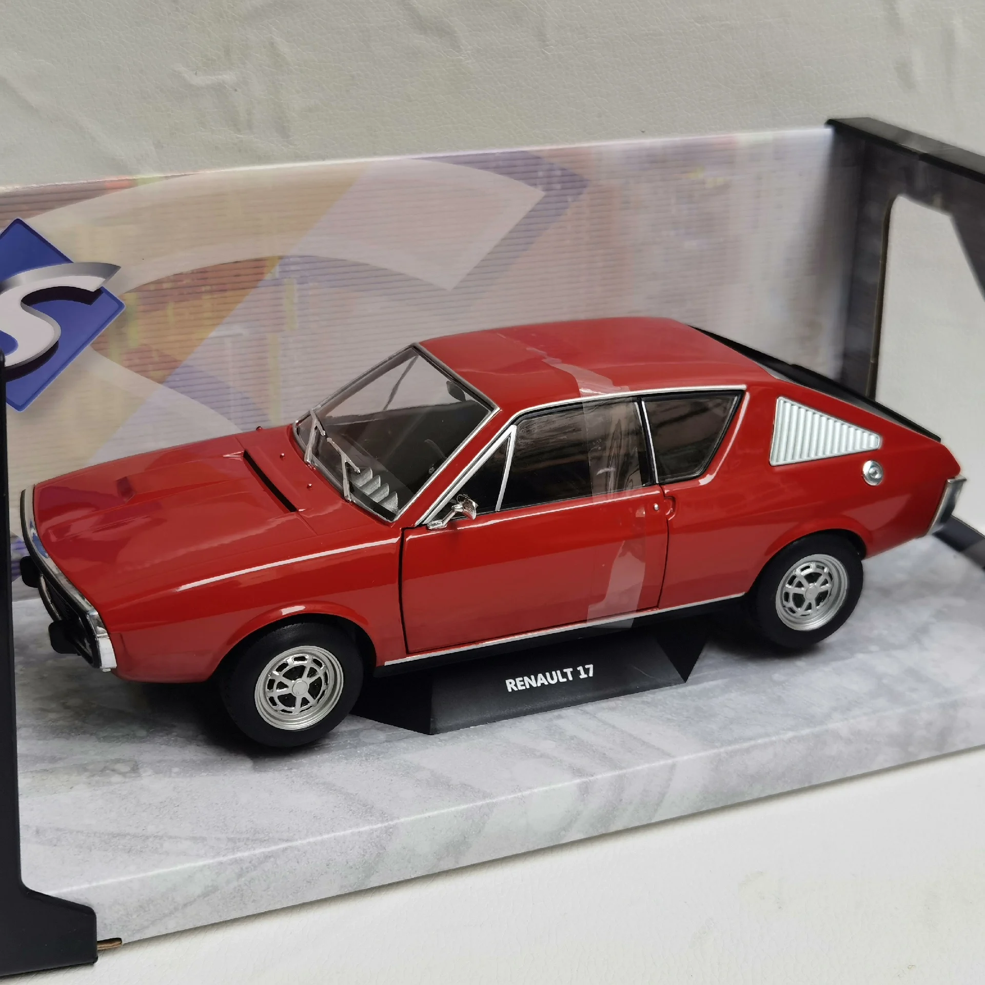 

Diecast Solido 1/18 Scale RENAULT 17 1976 Alloy Car Model Collectible Toy Gift Souvenir Display Ornament