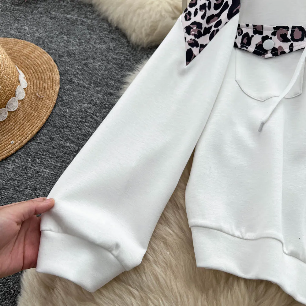 Set di pantaloni da donna Set di due pezzi Stampa leopardata con cappuccio Top a maniche lunghe Cappotti Pantaloni lunghi a gamba larga Con lacci Elastico in vita da lavoro