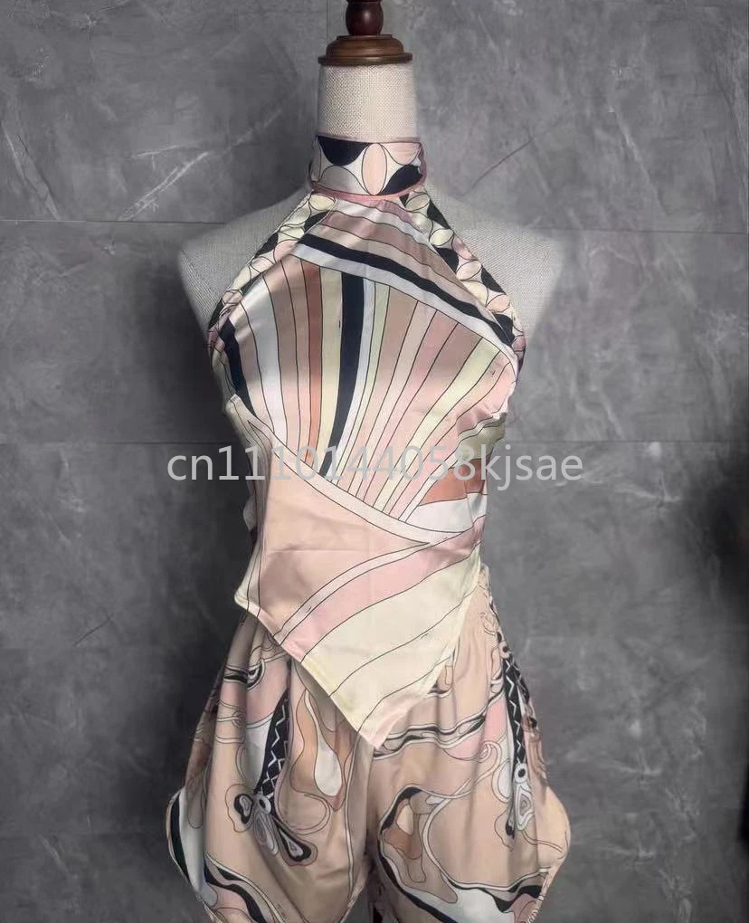 

Classic Design Women's Tops Shorts Sets with Letter Signature Logo Luxury Lady Bellyband Shorts Sets