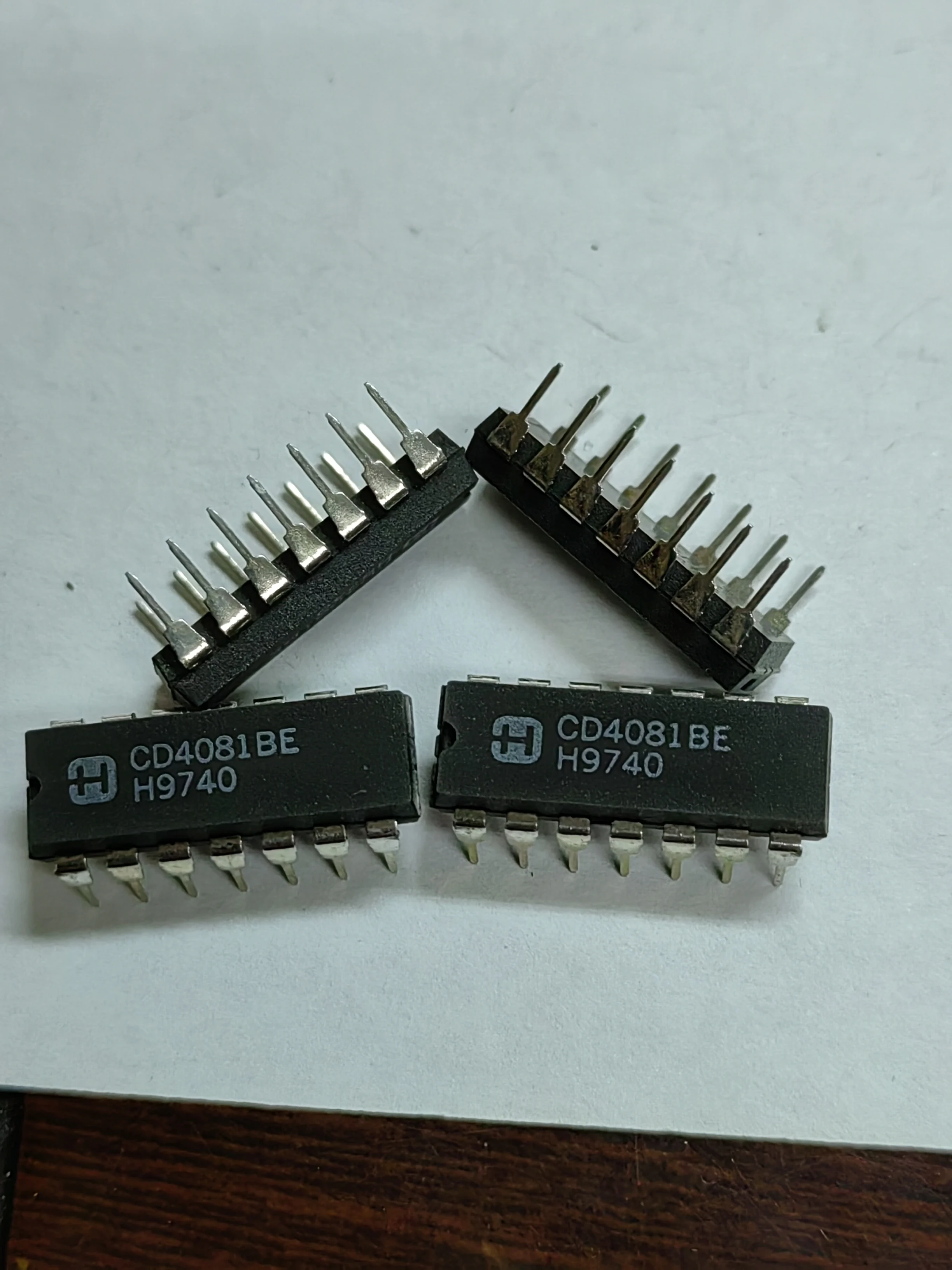 CD4081BE/MAX1729EUB/ADM232AARN/MAX1623EAP/LTC1622CMS8/Integrated circuit brand-new original in stock at a low price