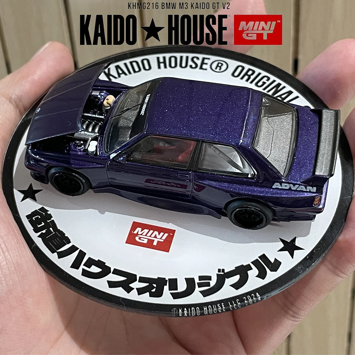 KHMG 216 1:64 BMW M3 Kaido GT V2 mit Öffnender Motorhaube Diecast-Automodell Kaido House MINIGT – Detail 6