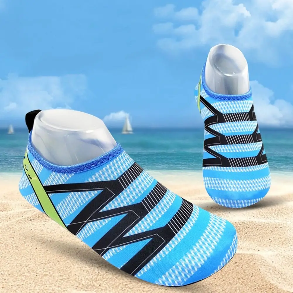 Nnti-slip Quick-Drying Water Shoes Light Flat Swimming Sandals Size 34-43 Unisex Beach Barefoot Shoes Upstream