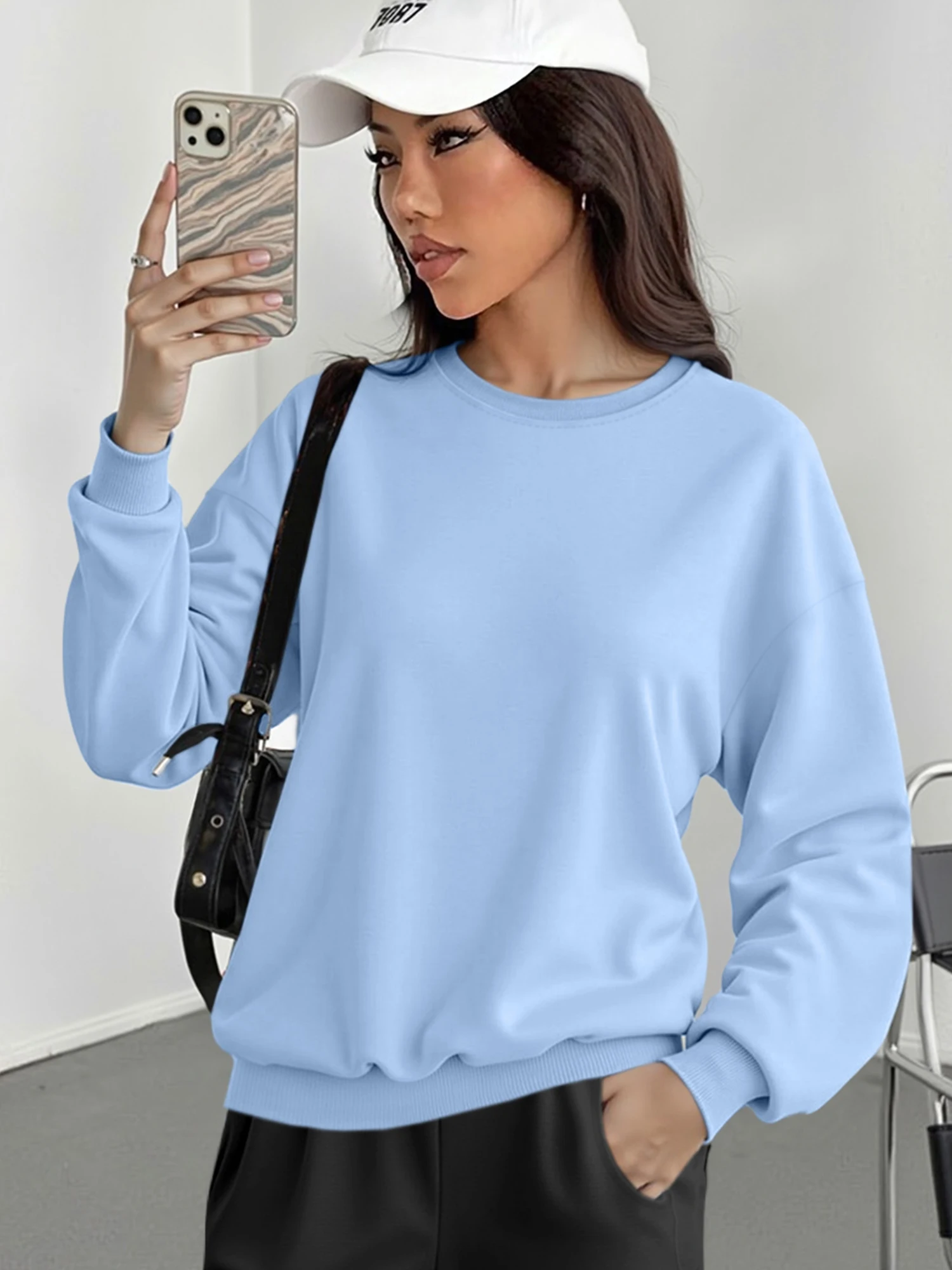 Minimal Baggy Crew Neck Pullover, Casual Long Sleeve Sweatshirt for City Snap Shoots & Trendy Streetwear Matching