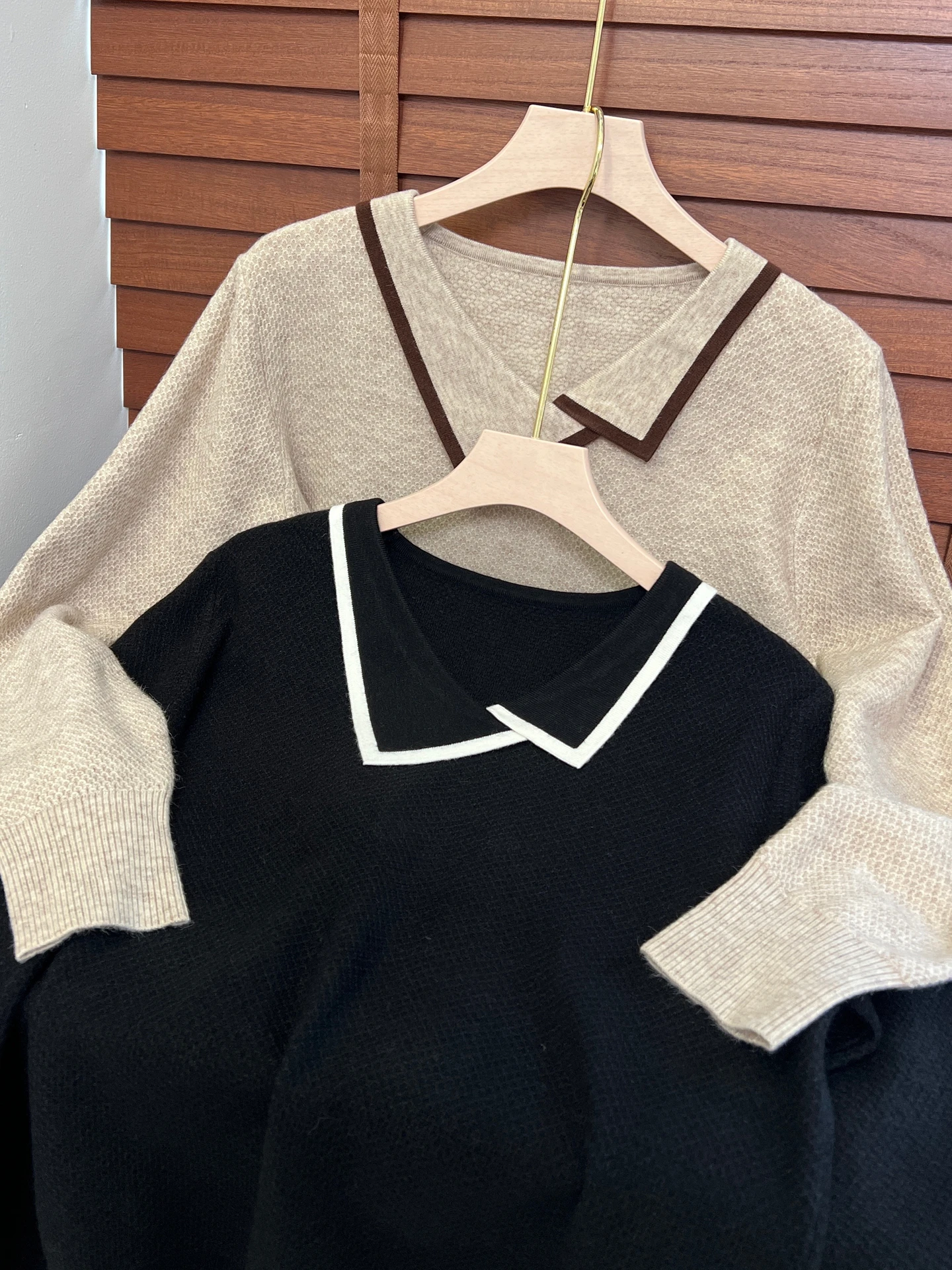 Early Autumn Thin Long Sve Knitted Sweater Loose Base irt Top for Middle-Aged Mothers Comfortable Warm Faionable